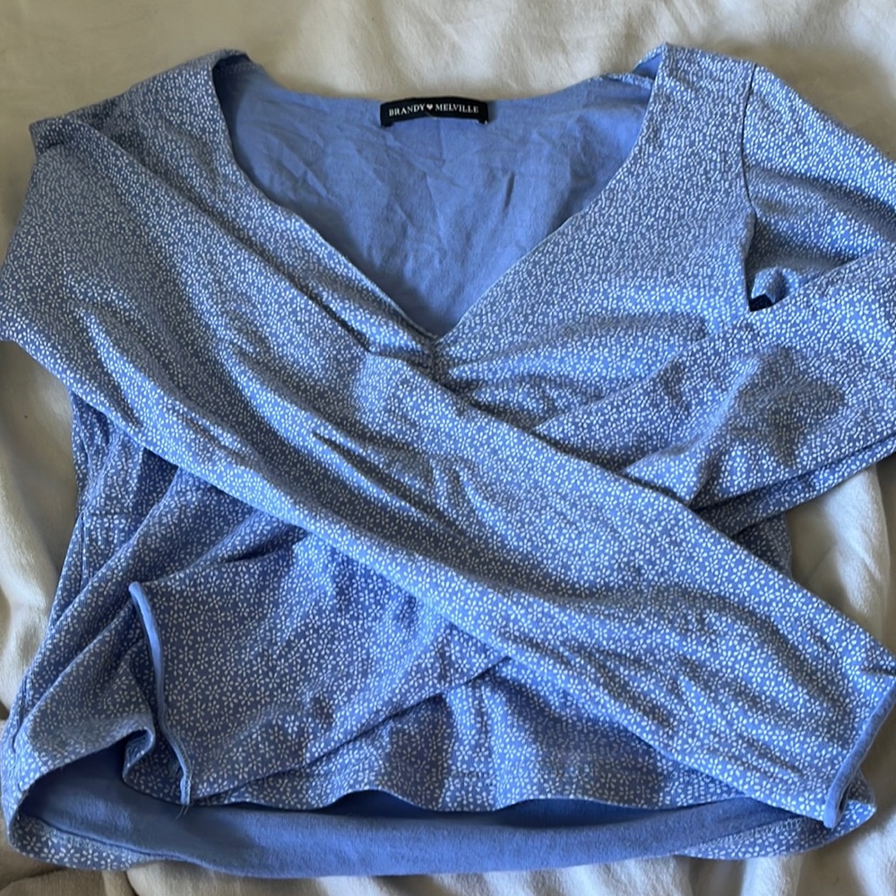 brandy melville long sleeve shirt
